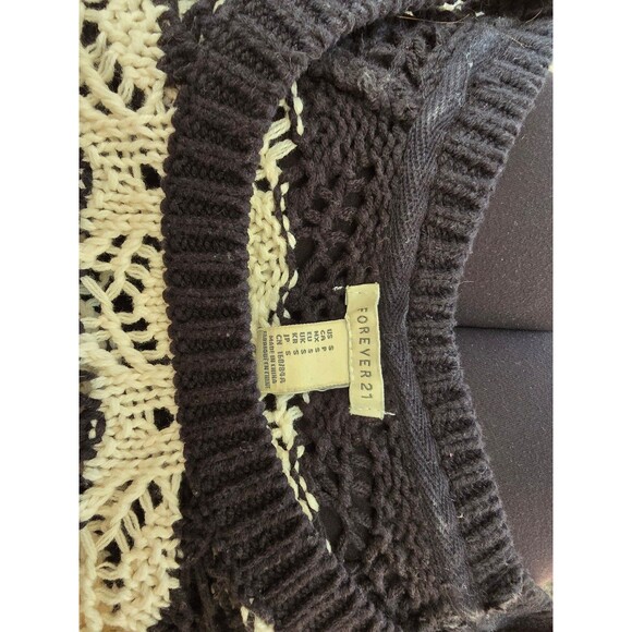 Forever 21 striped black and white sweater size small - Picture 9 of 9